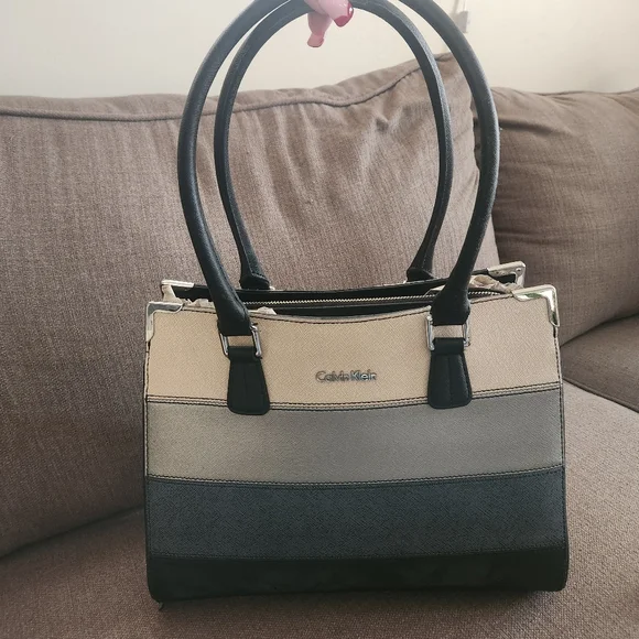 Calvin Klein Women's Black and Tan Tote Bag - Picture 2 of 9